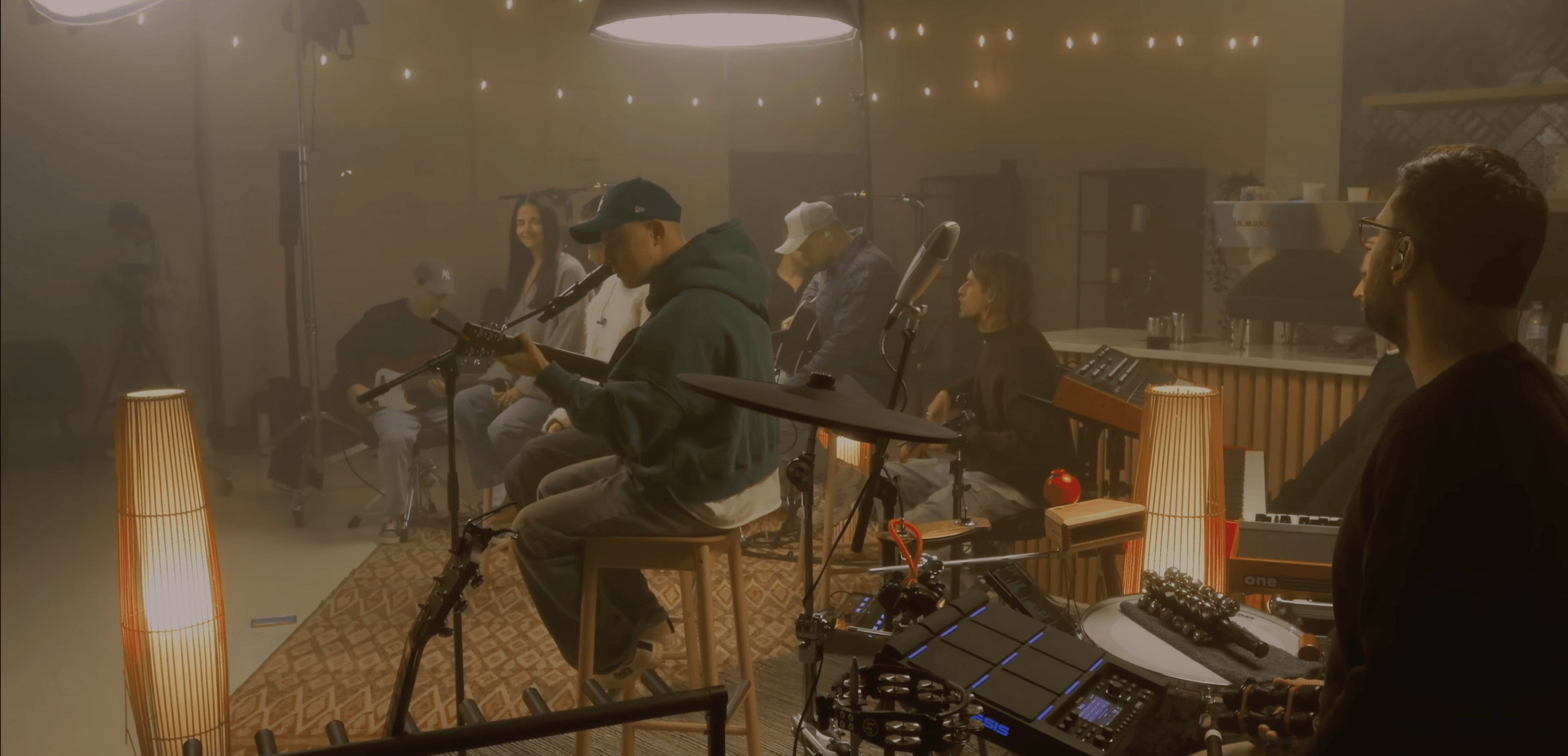 LW Acoustic Christmas Cover - Image 2